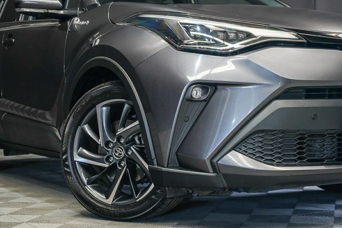 Toyota C-hr image 2