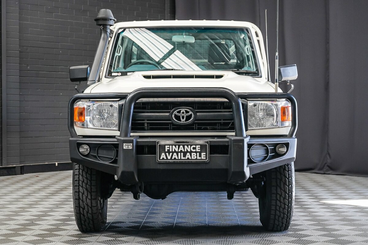 Toyota Landcruiser image 3