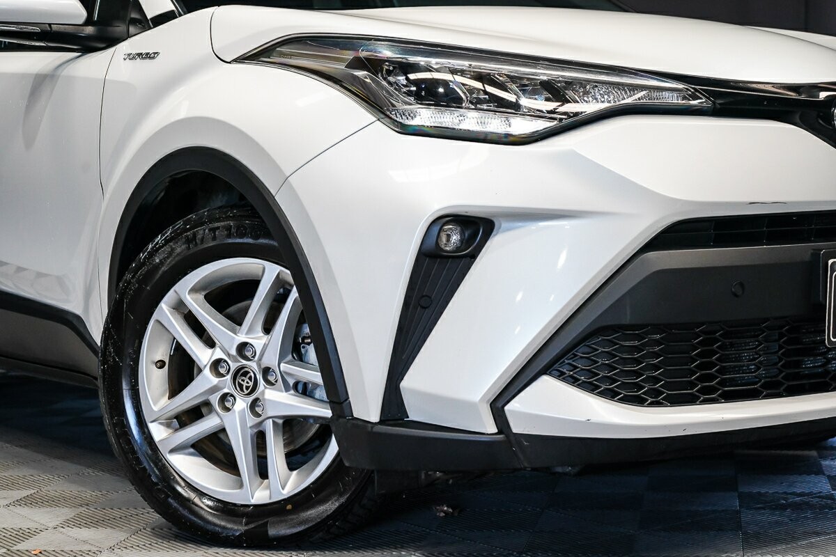 Toyota C-hr image 2