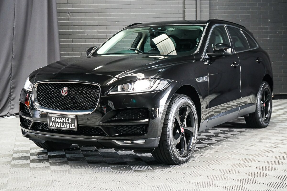 Jaguar F-pace image 4