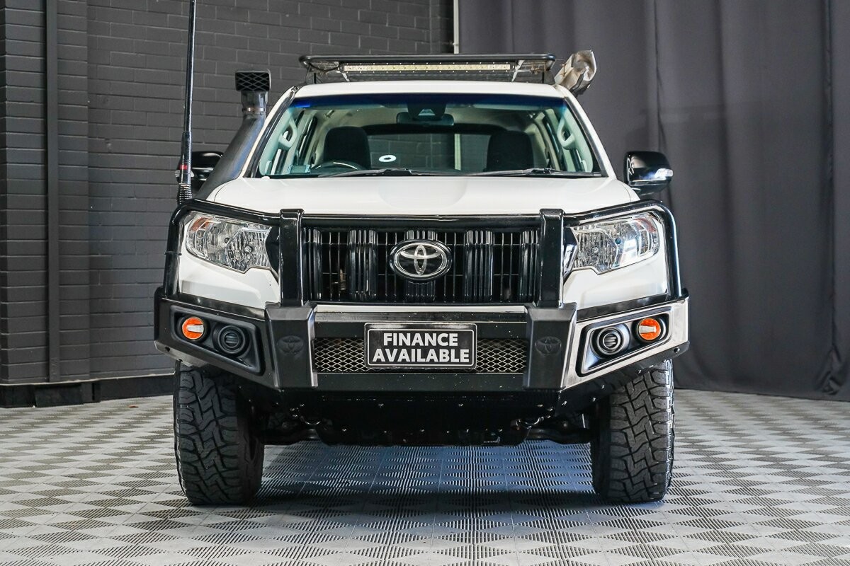 Toyota Landcruiser Prado image 3