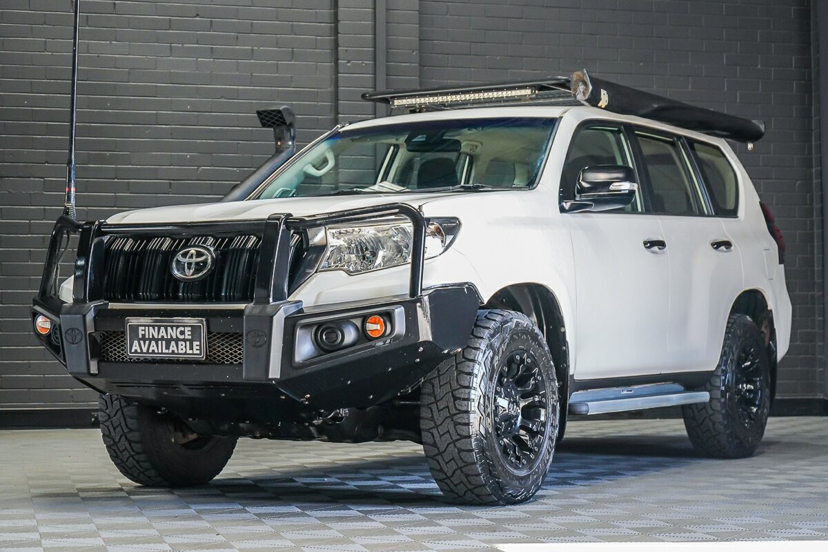 Toyota Landcruiser Prado image 4