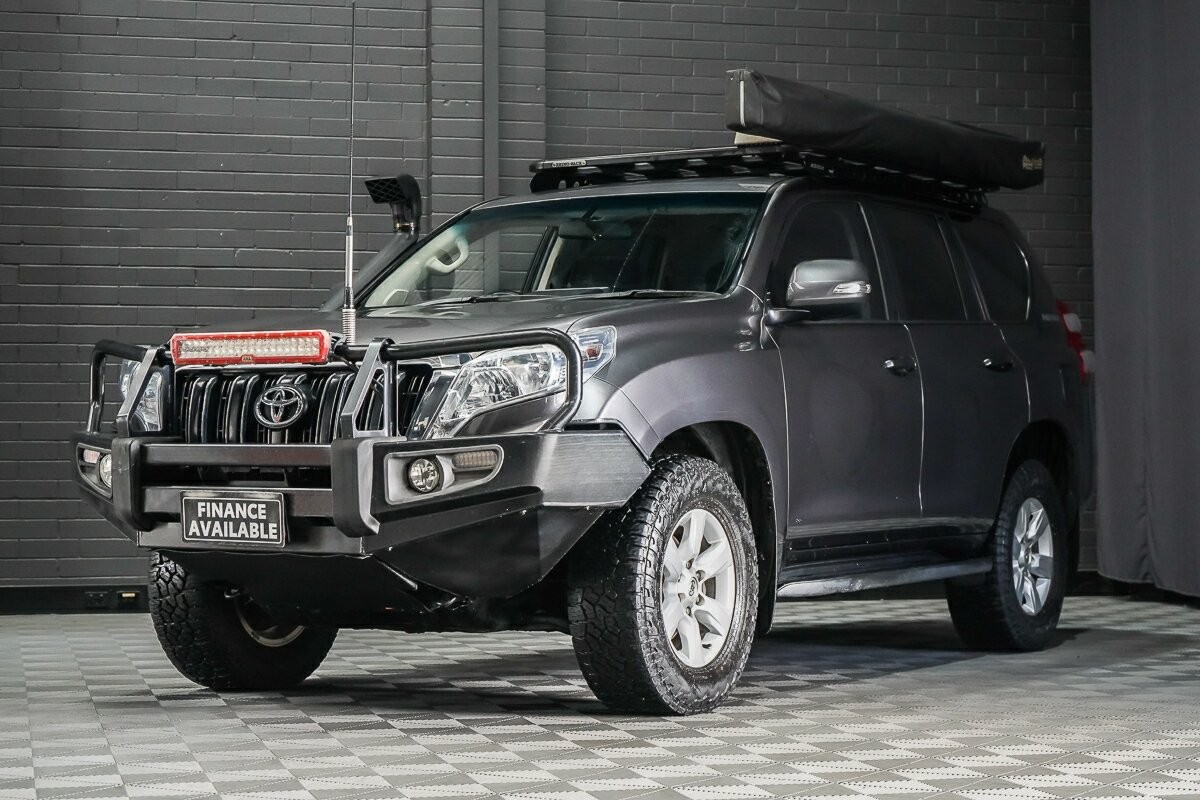 Toyota Landcruiser Prado image 4
