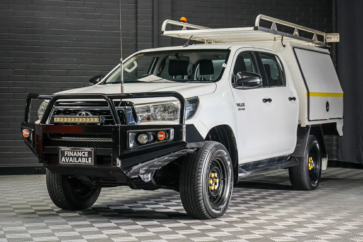 Toyota Hilux image 4