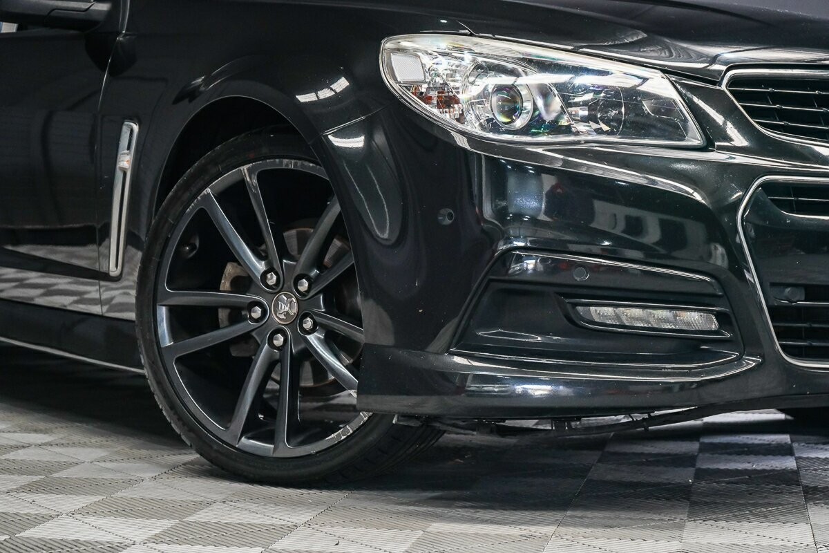 Holden Commodore image 2