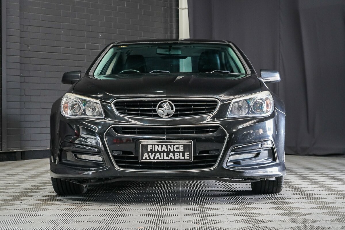 Holden Commodore image 3