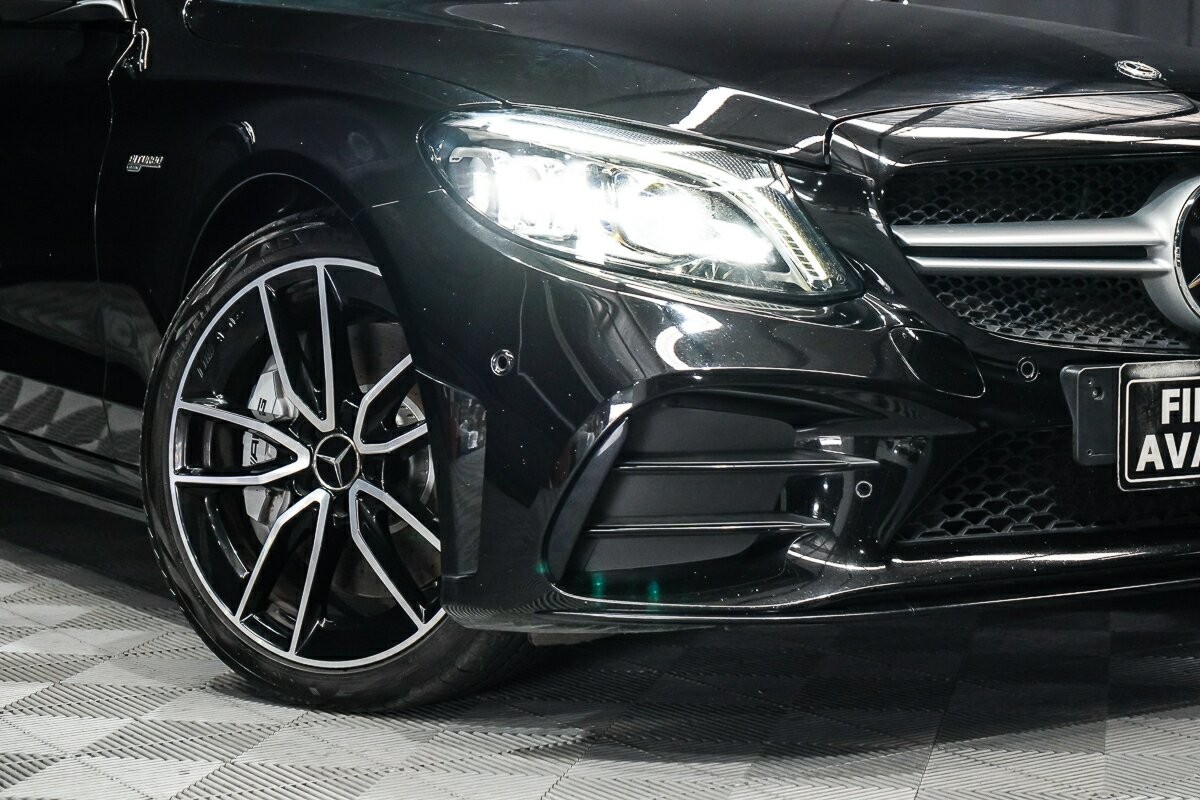 Mercedes Benz C-class image 2