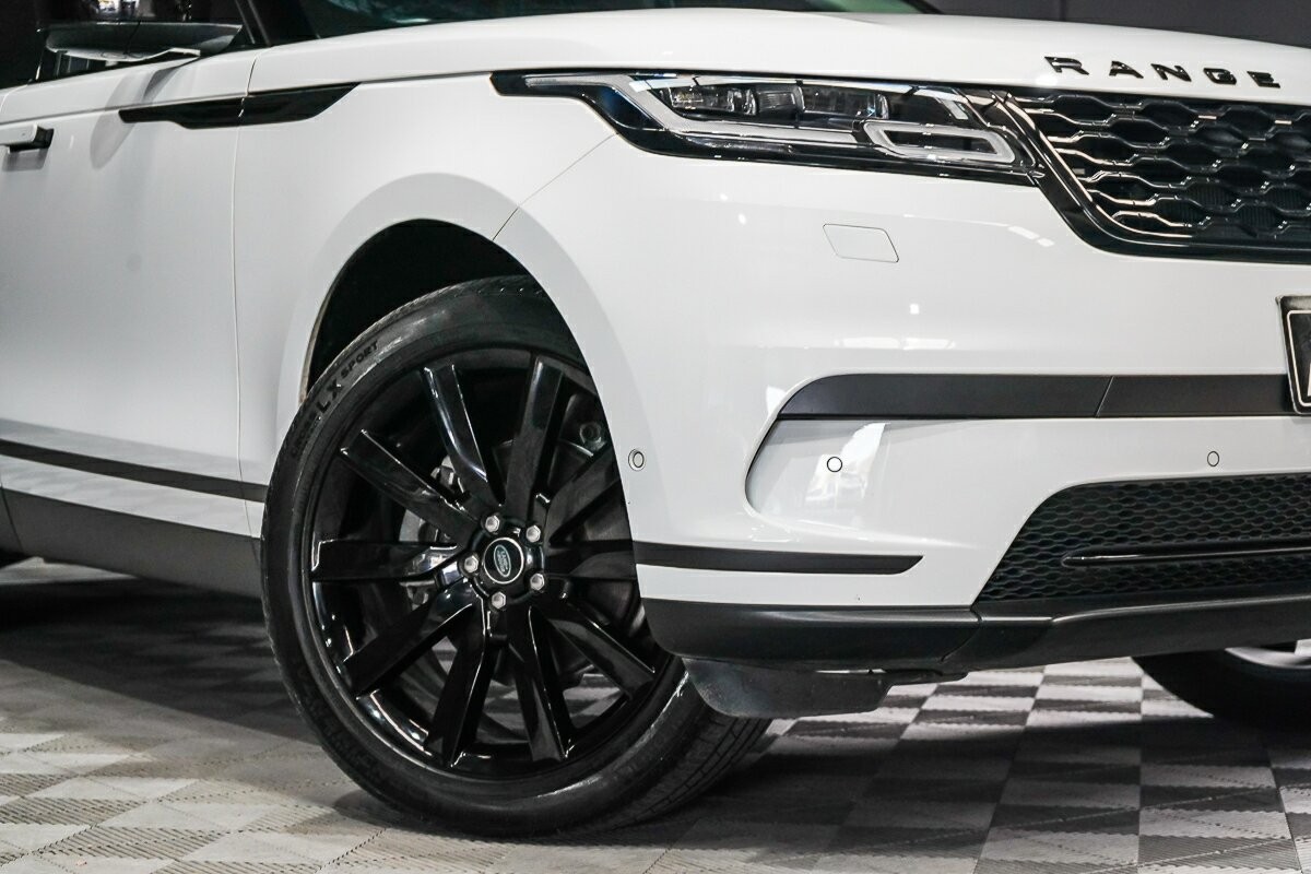 Land Rover Range Rover Velar image 2