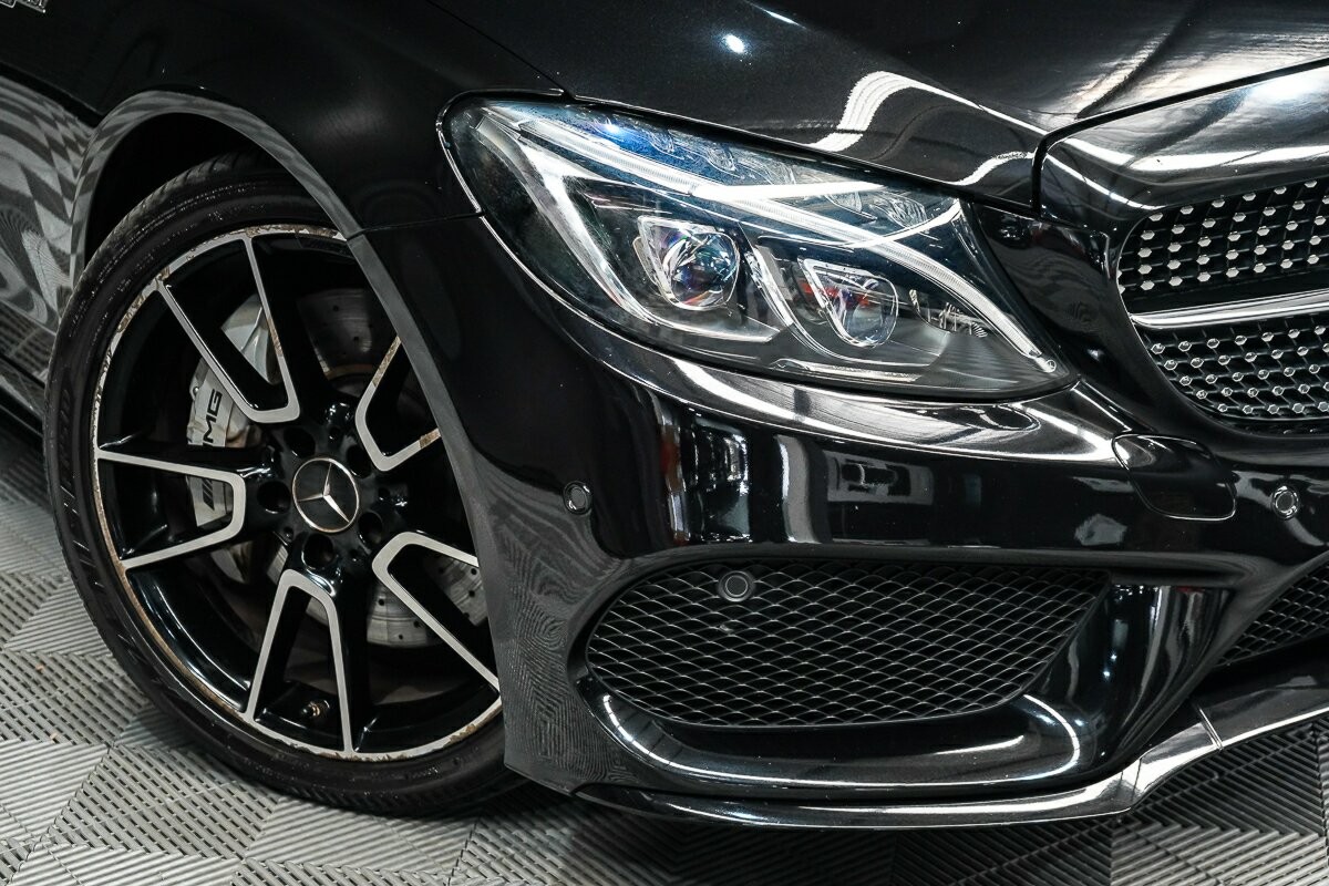 Mercedes Benz C-class image 2