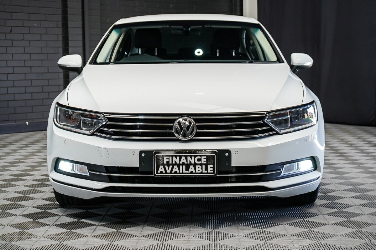 Volkswagen Passat image 3