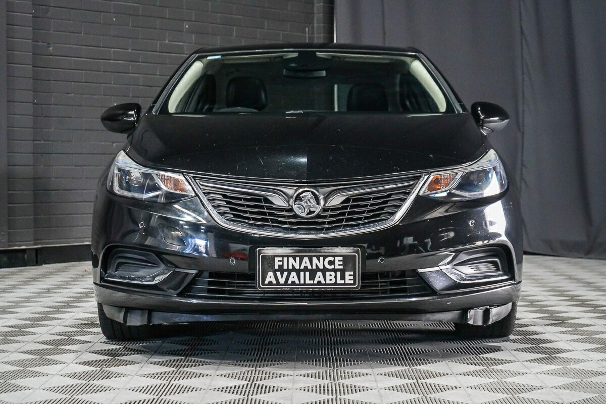 Holden Astra image 3