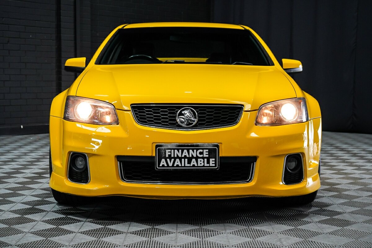 Holden Commodore image 3