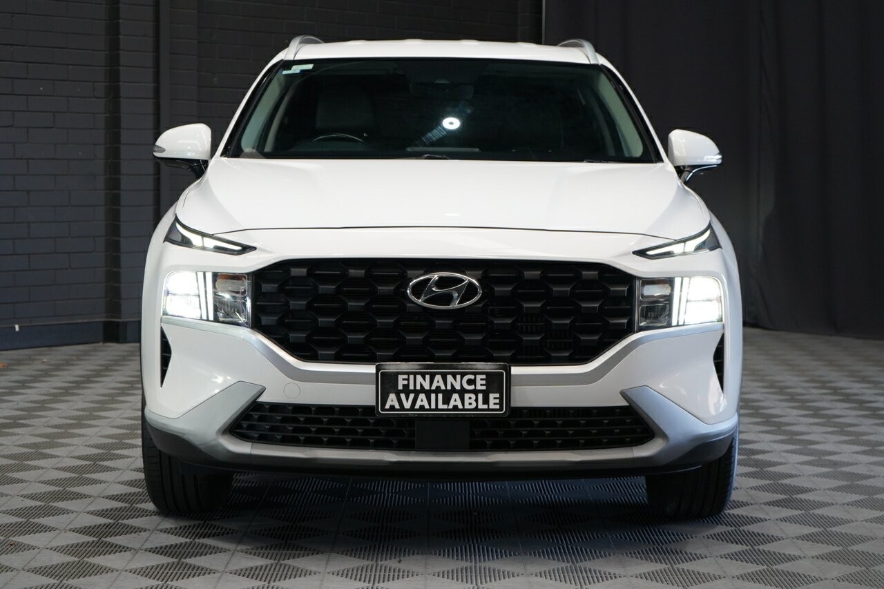 Hyundai Santa Fe image 3