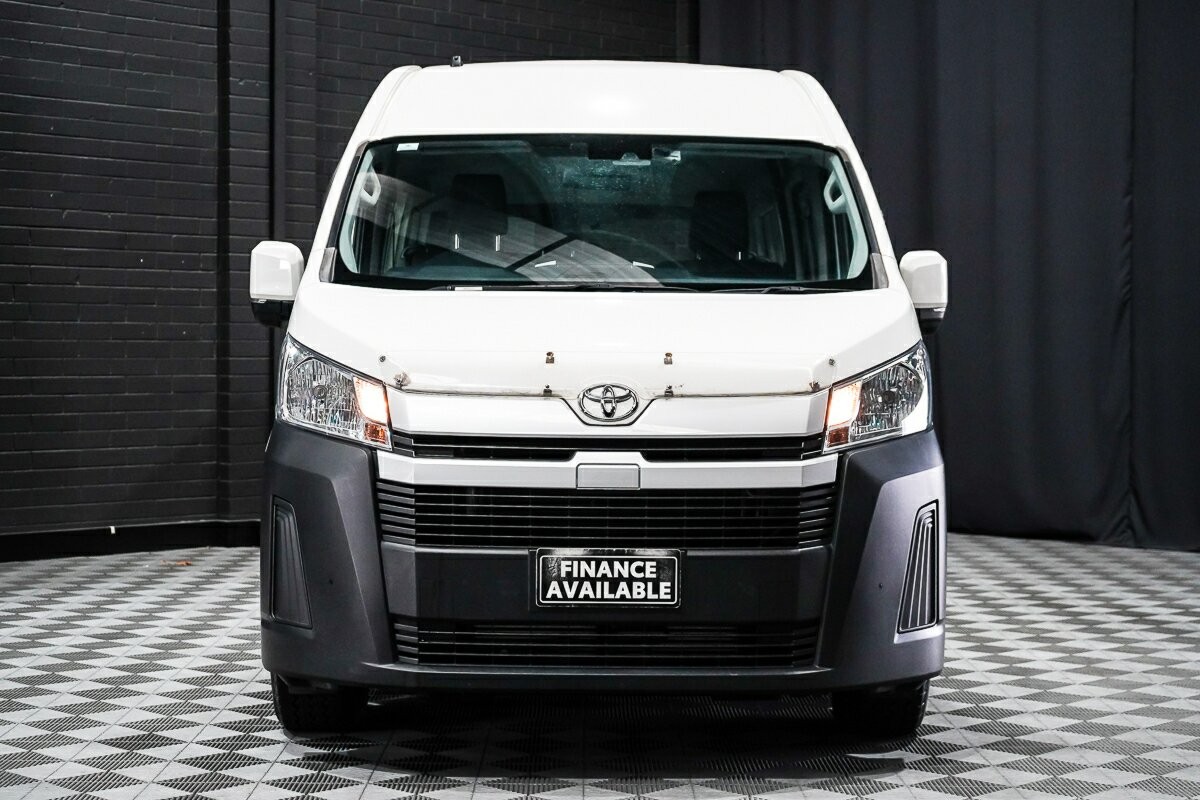 Toyota Hiace image 3