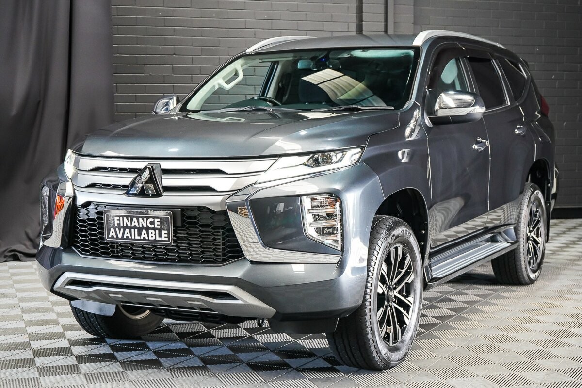 Mitsubishi Pajero Sport image 4