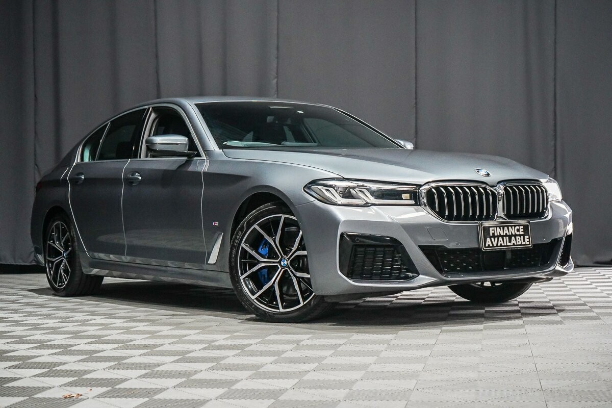 BMW 5 Series image 1