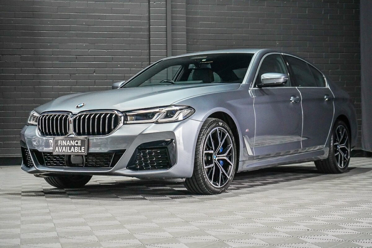 BMW 5 Series image 4