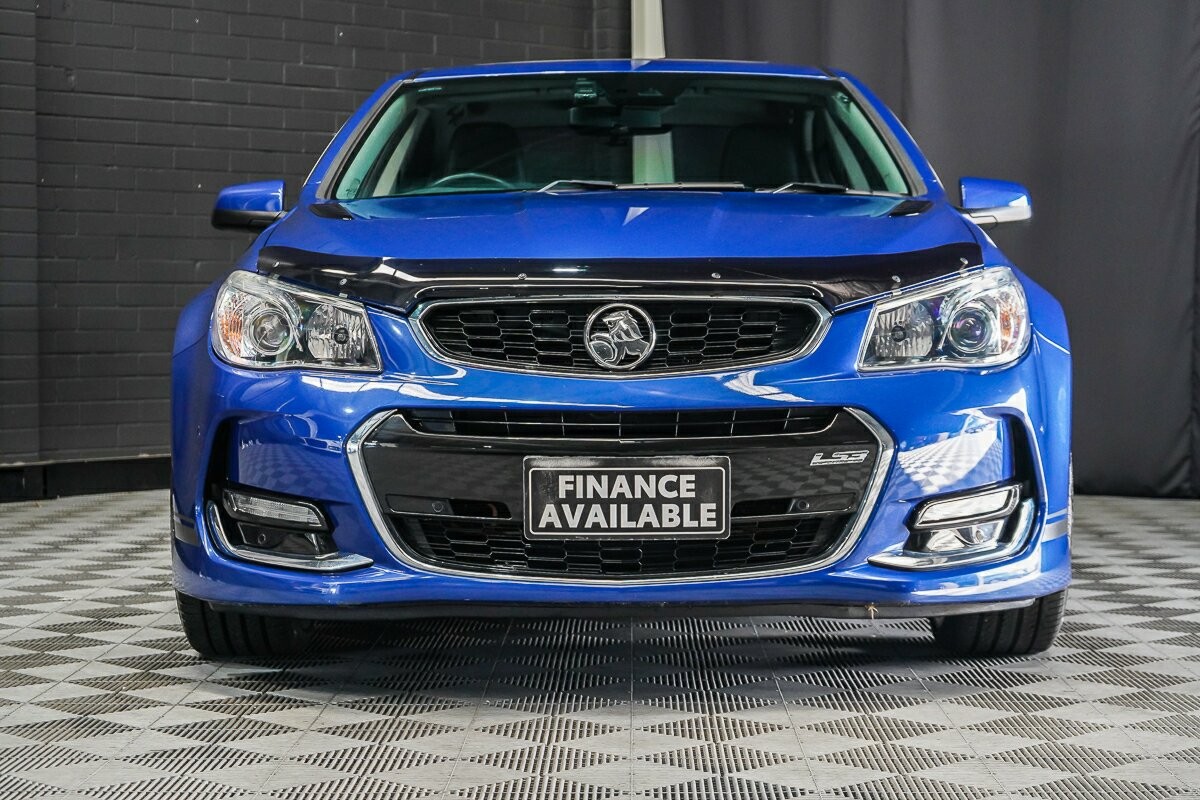 Holden Commodore image 3