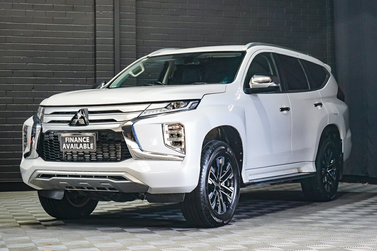 Mitsubishi Pajero Sport image 4