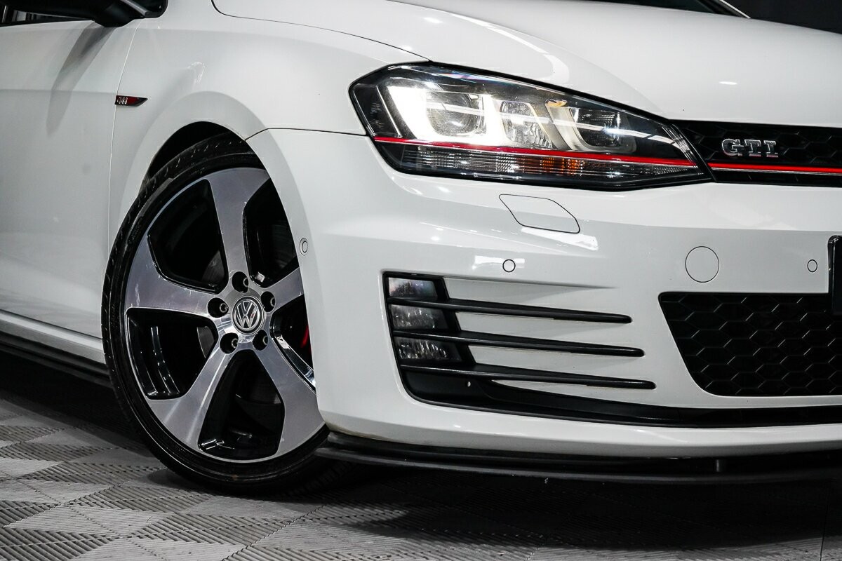 Volkswagen Golf image 2