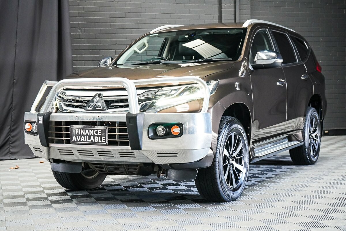 Mitsubishi Pajero Sport image 4