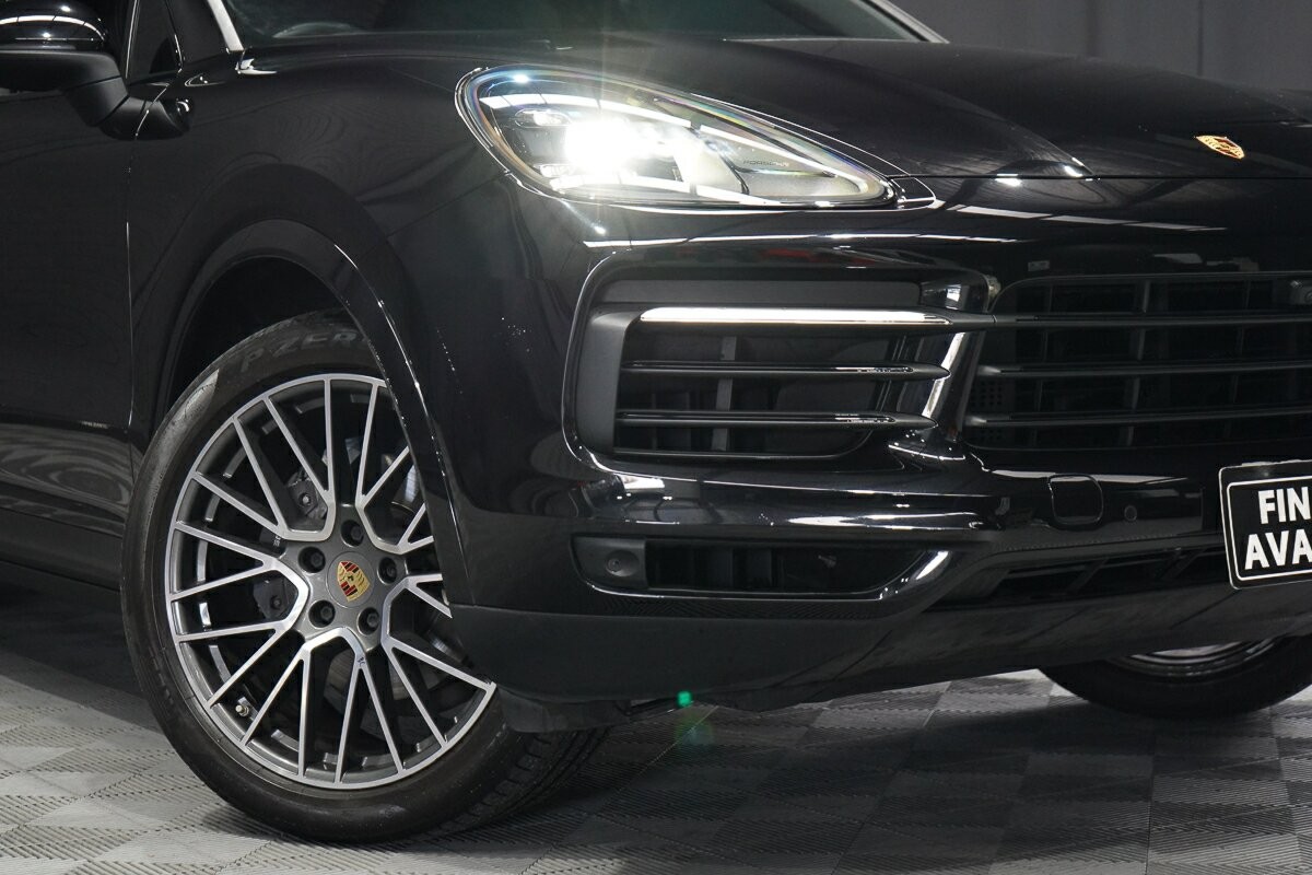 Porsche Cayenne image 2