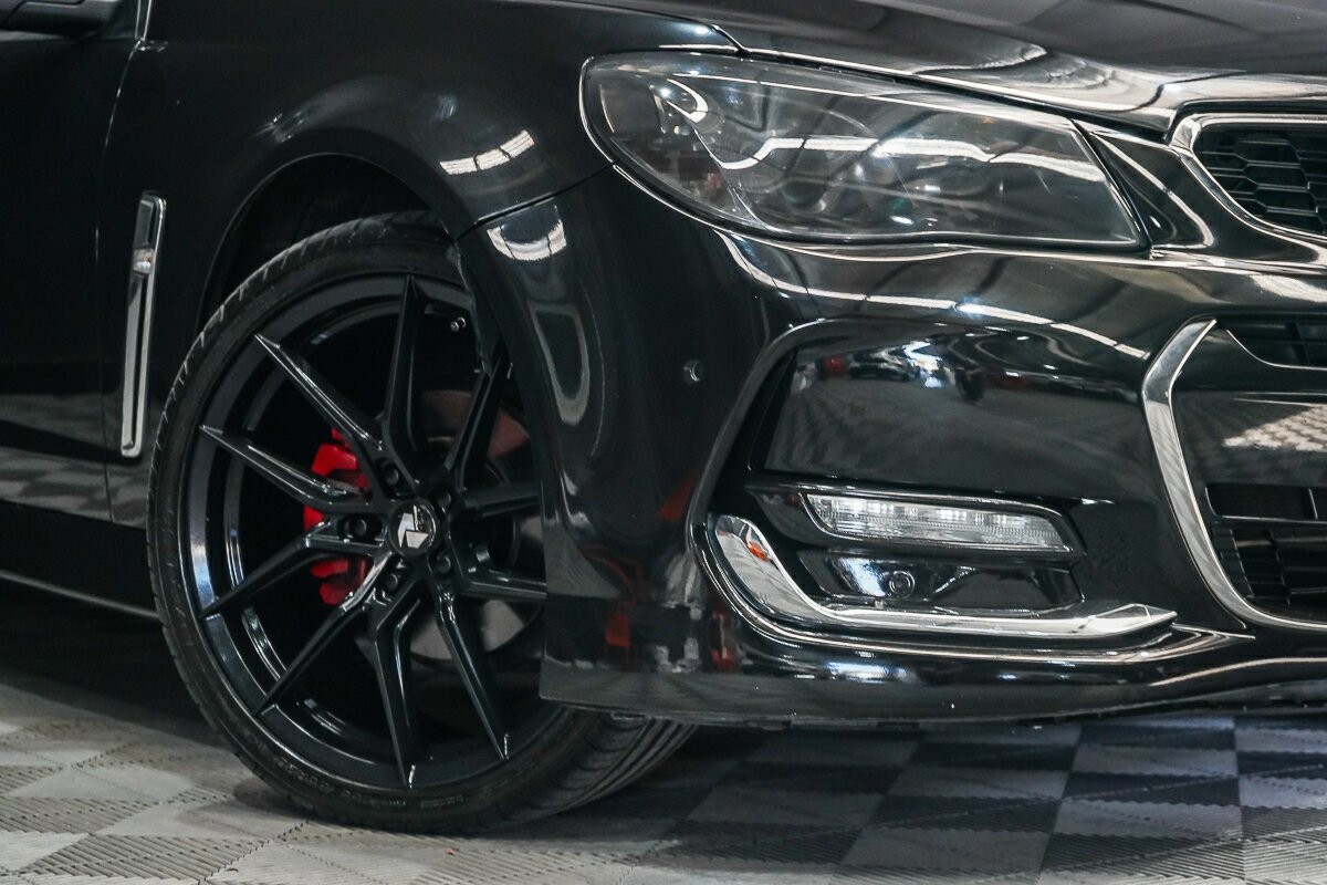 Holden Commodore image 2