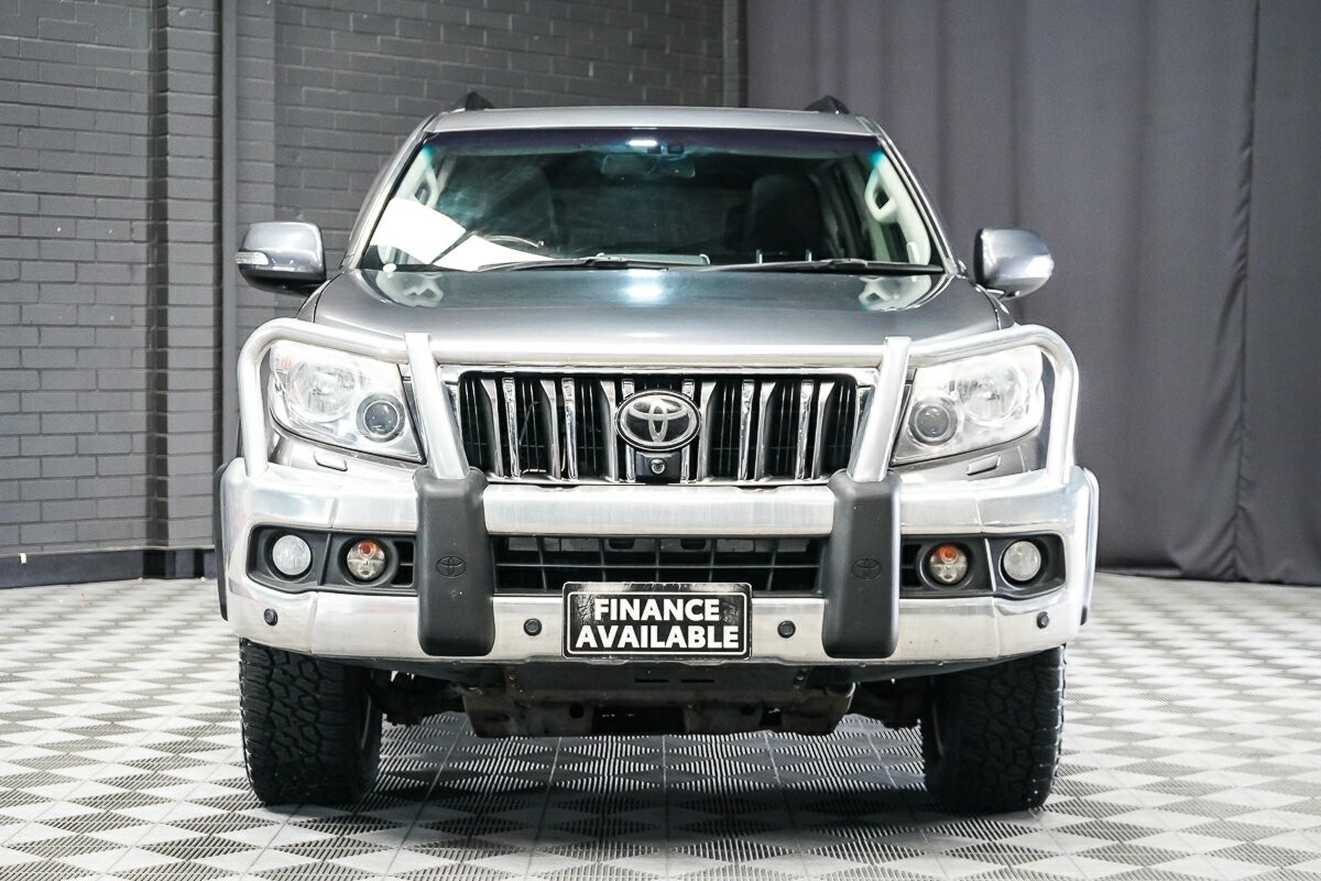 Toyota Landcruiser Prado image 3