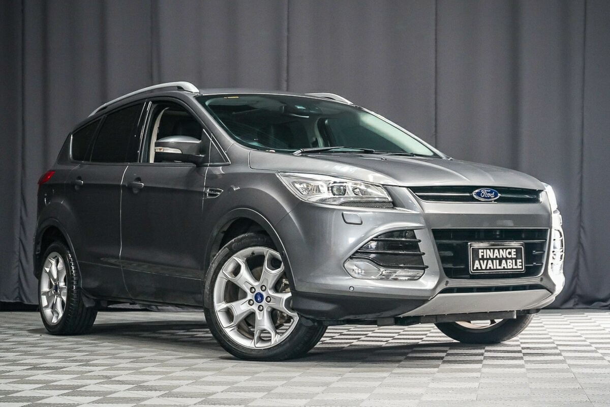 Ford Kuga image 1