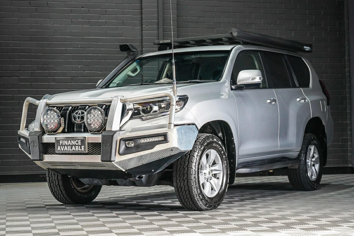 Toyota Landcruiser Prado image 4