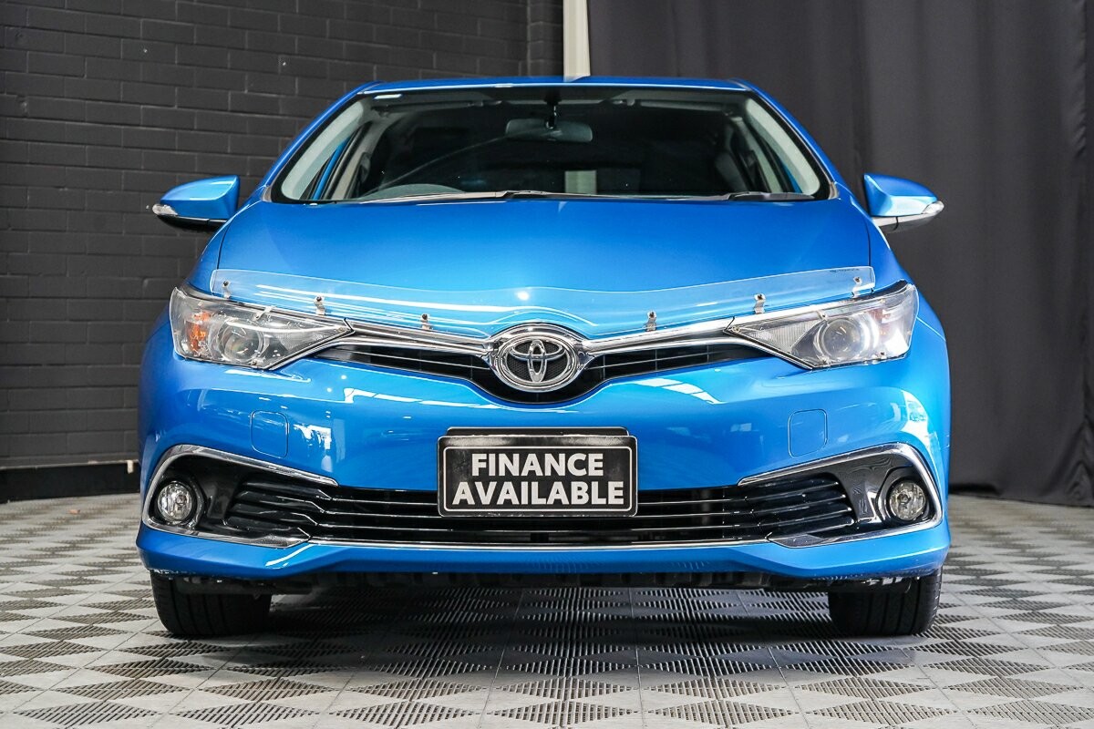 Toyota Corolla image 3
