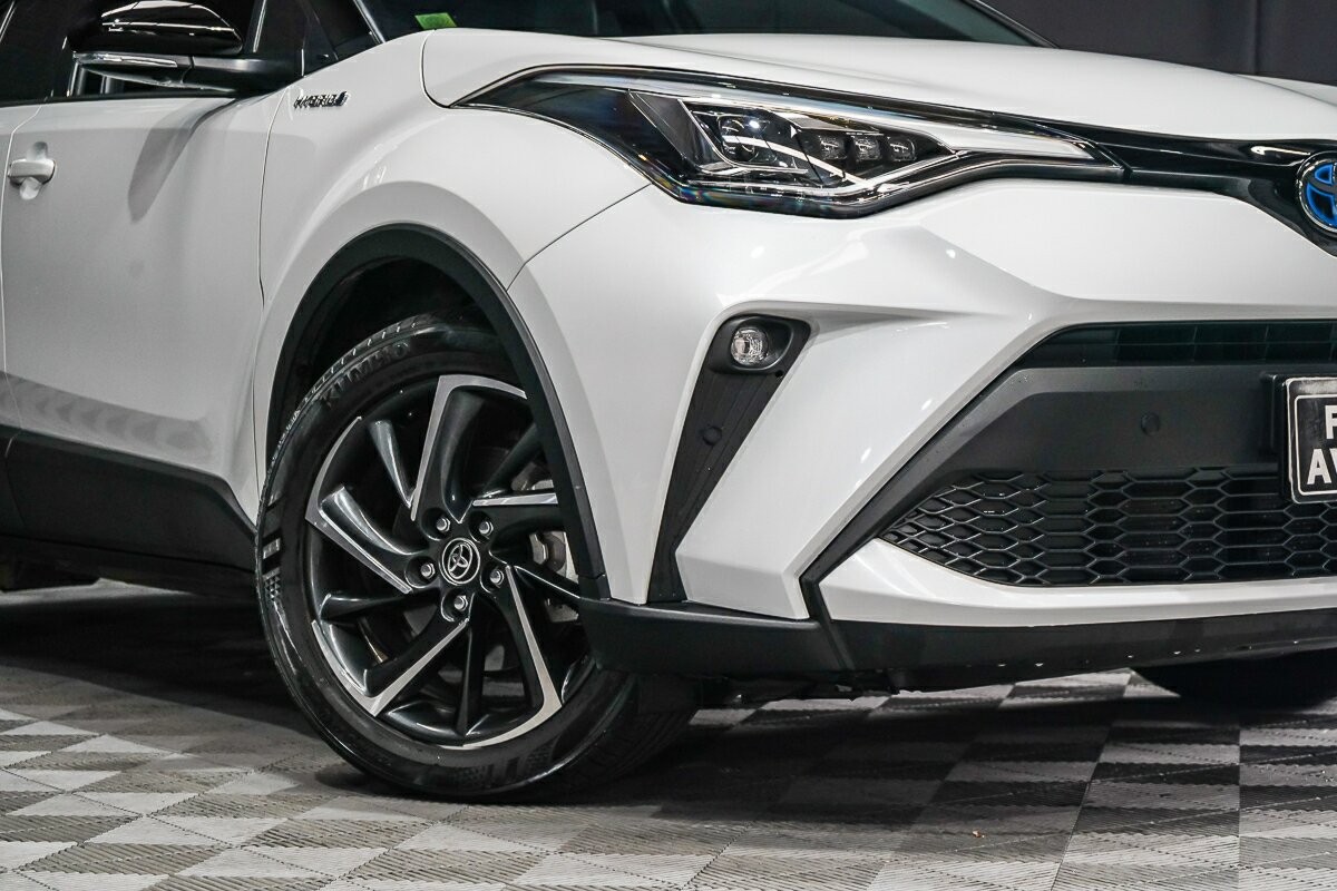 Toyota C-hr image 2