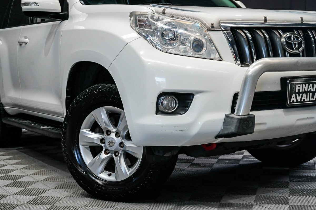 Toyota Landcruiser Prado image 2