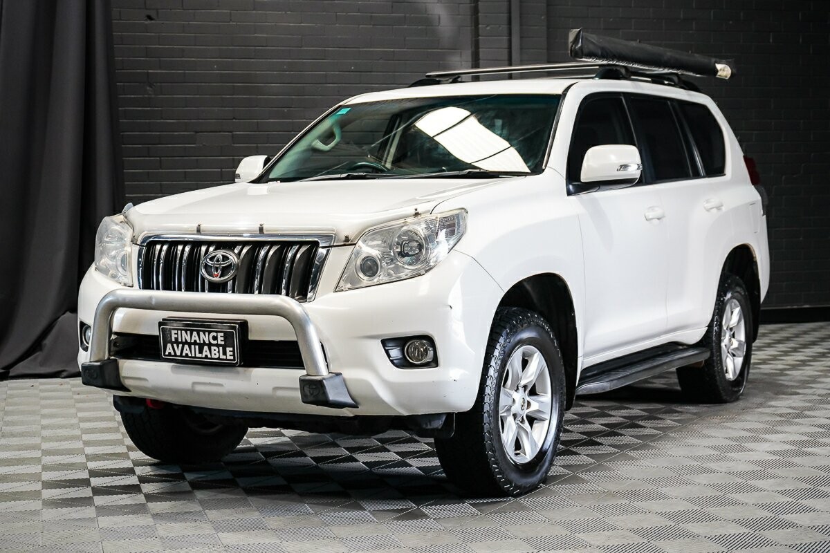 Toyota Landcruiser Prado image 4