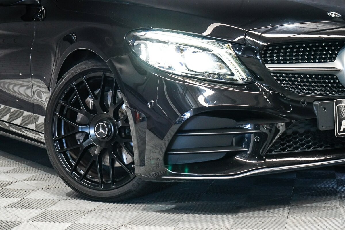 Mercedes Benz C-class image 2