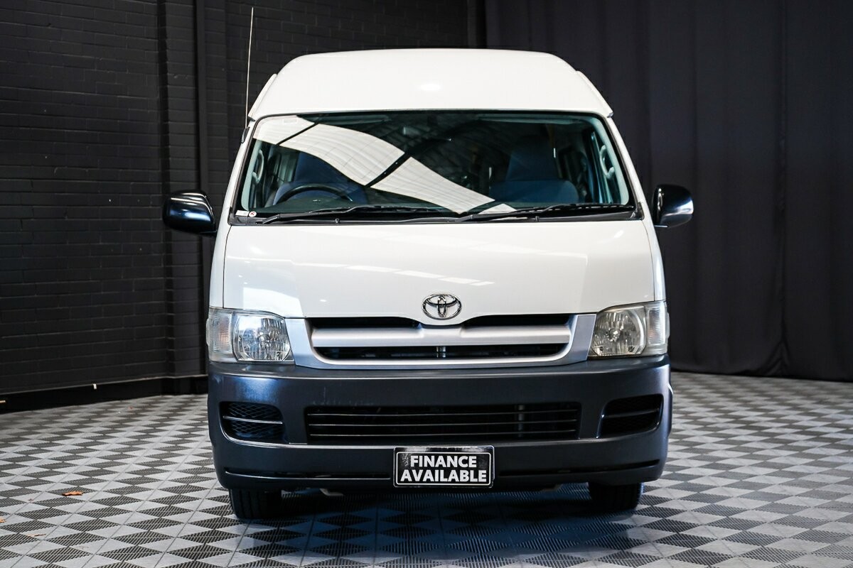 Toyota Hiace image 3