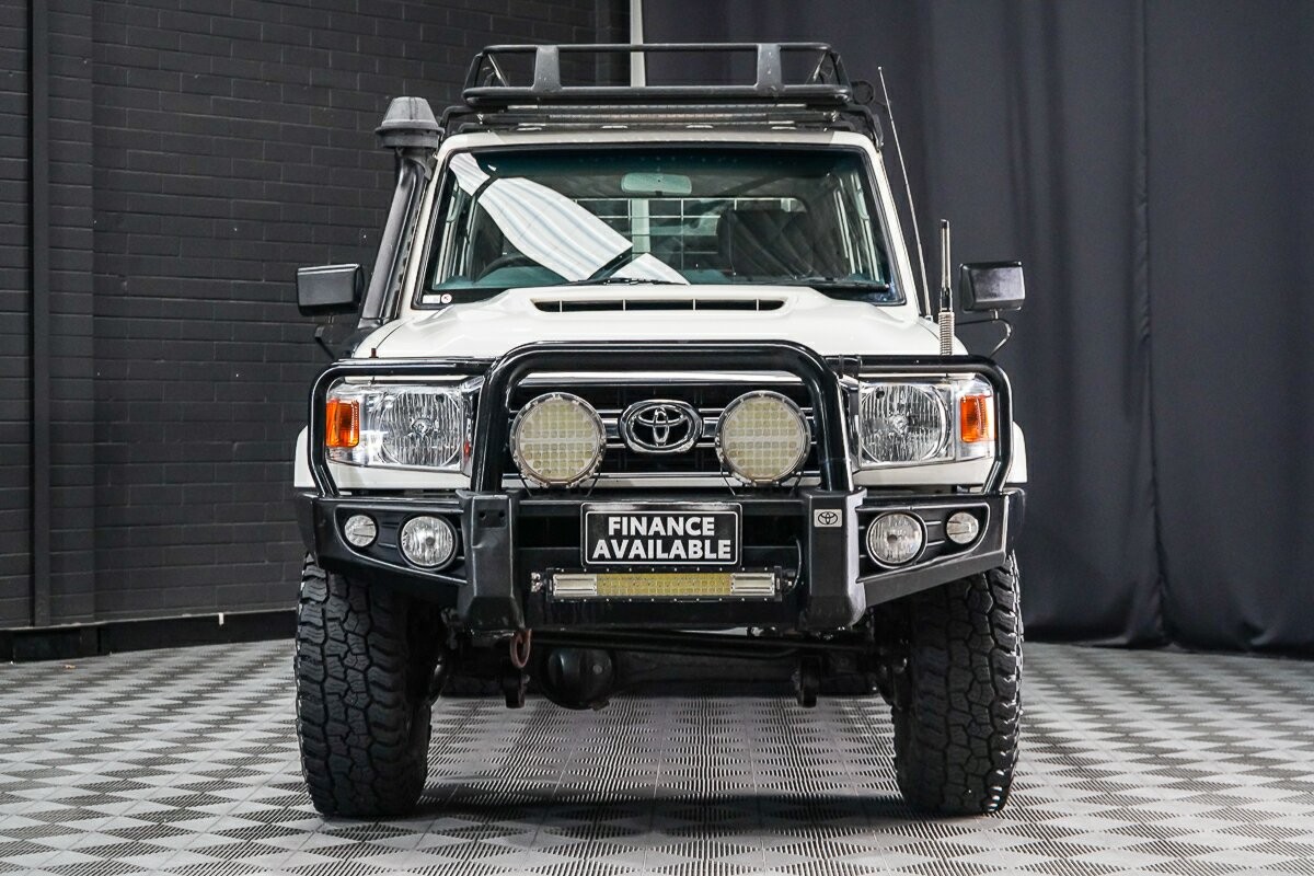 Toyota Landcruiser image 3