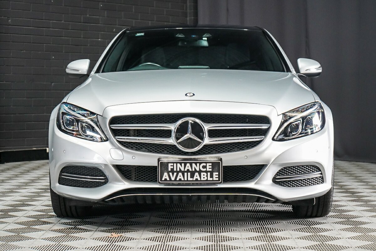 Mercedes Benz C-class image 3