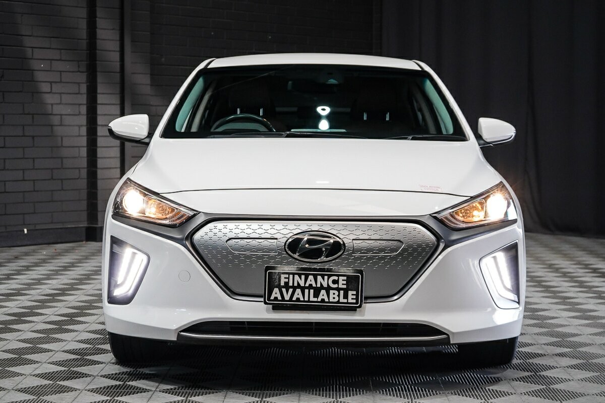Hyundai Ioniq image 3