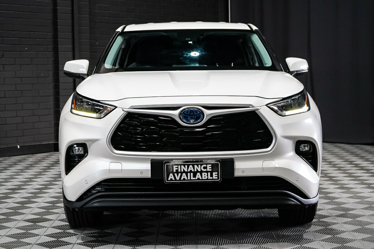 Toyota Kluger image 3