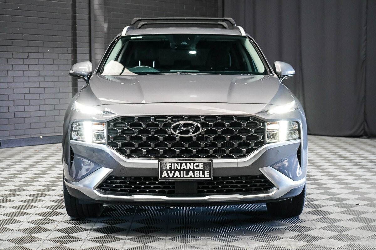 Hyundai Santa Fe image 3