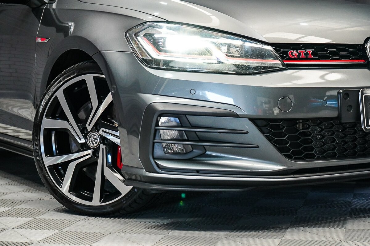 Volkswagen Golf image 2