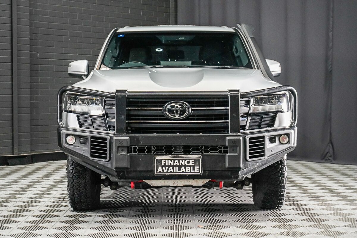 Toyota Landcruiser image 3