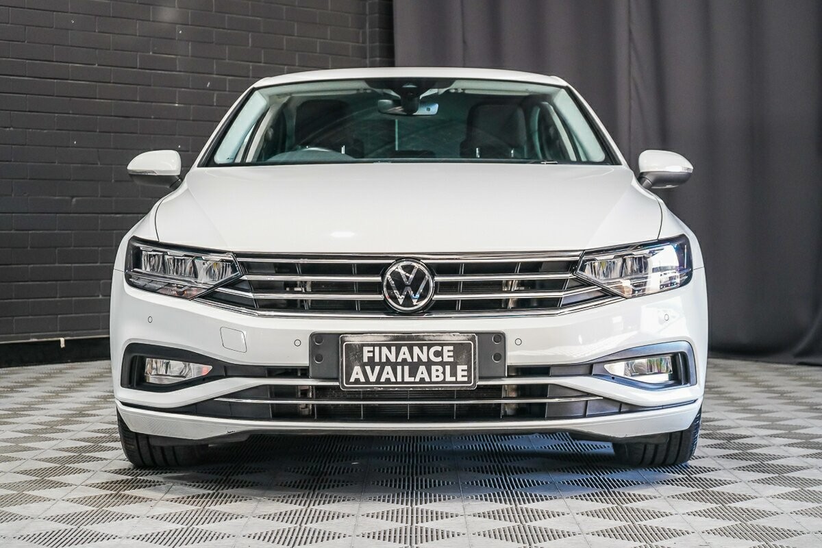 Volkswagen Passat image 3