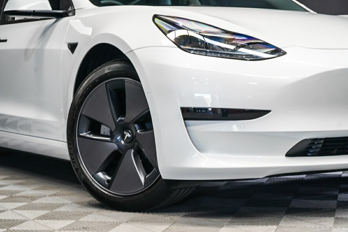 Tesla Model 3 image 2