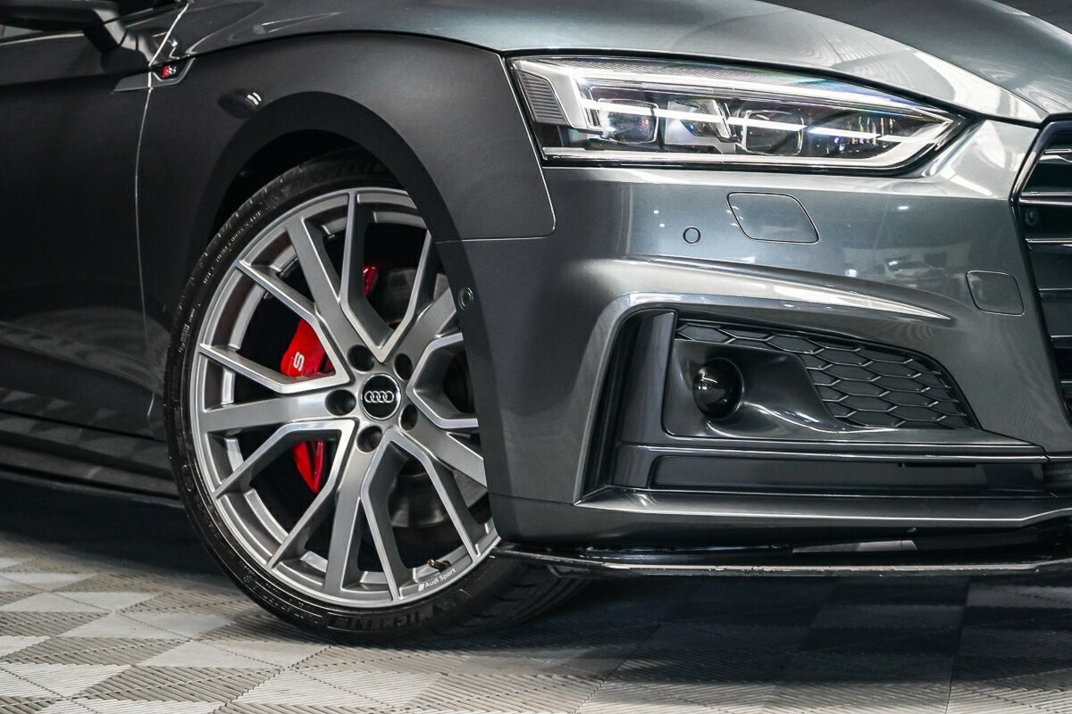 Audi S5 image 2
