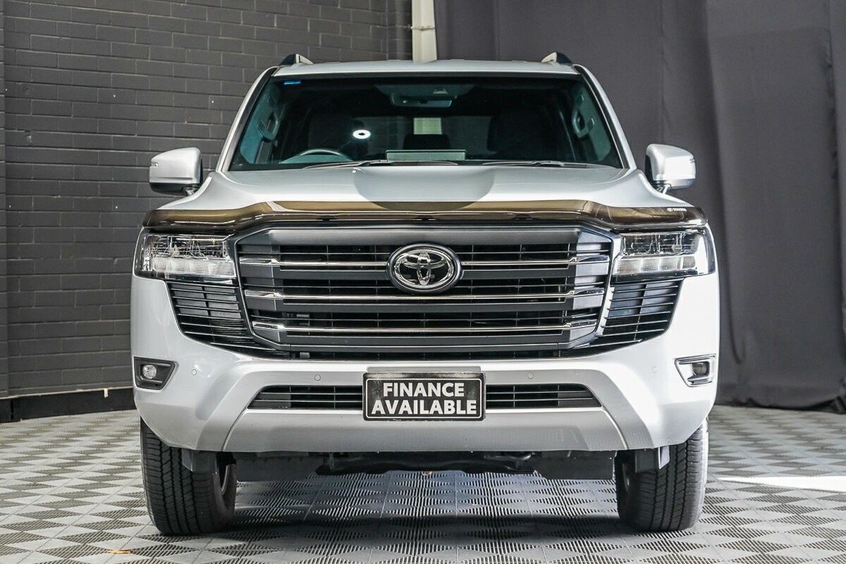 Toyota Landcruiser image 3