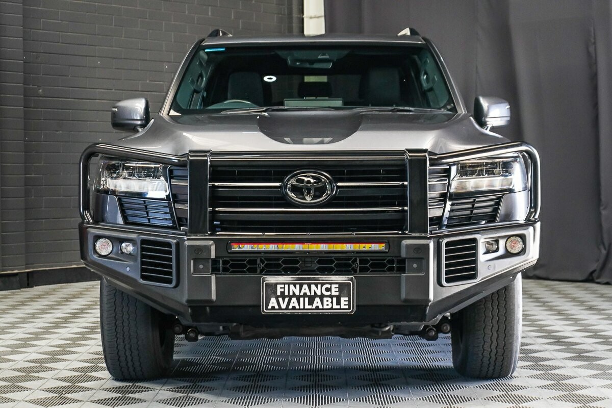 Toyota Landcruiser image 3