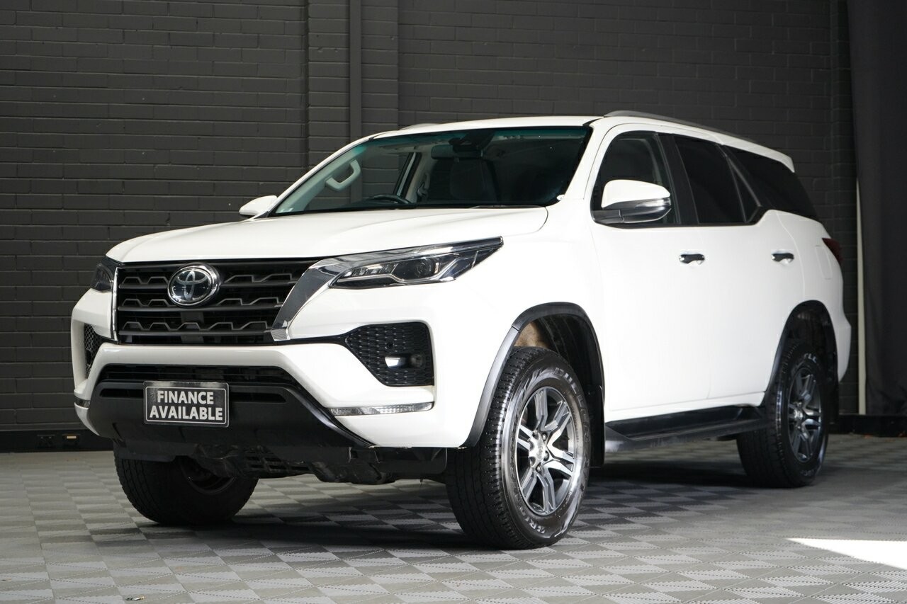 Toyota Fortuner image 4