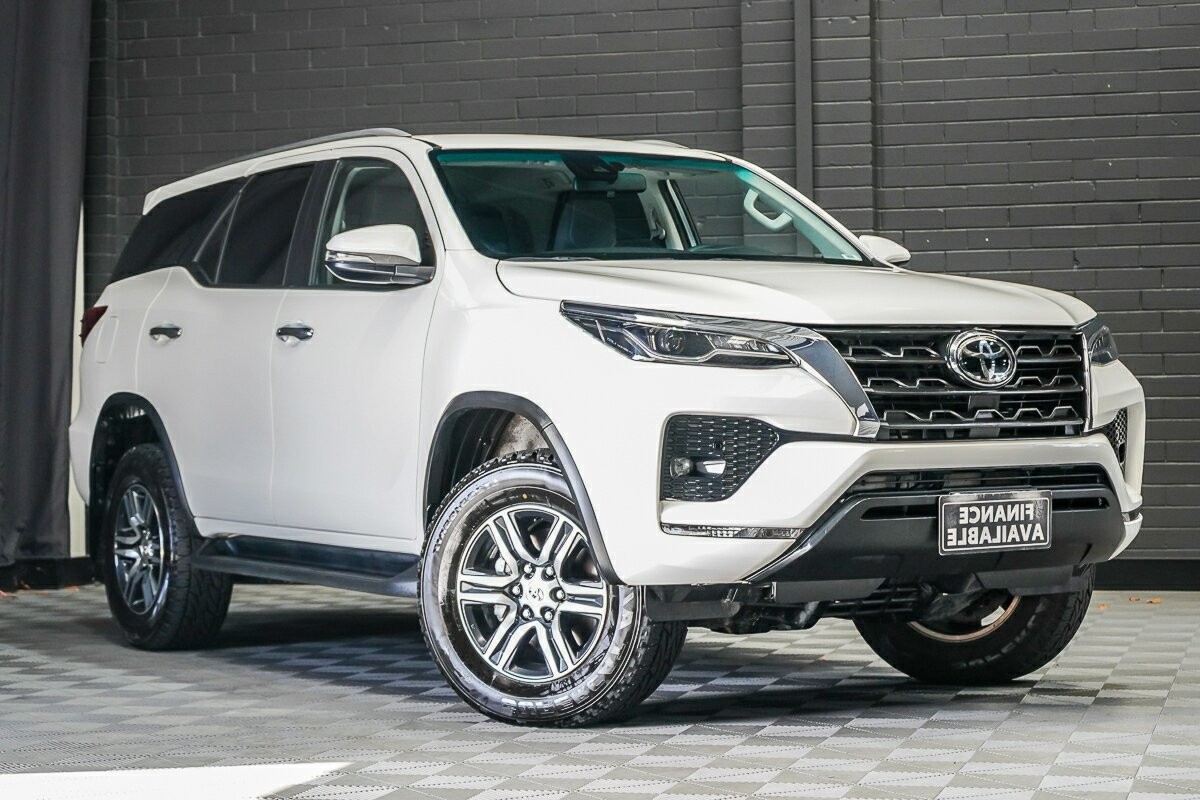 Toyota Fortuner image 1